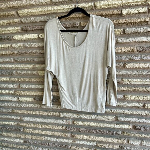 Heart Taupe Mauve Scoop Neck Batwing Sleeves Casual Top Size Small - Picture 8 of 8